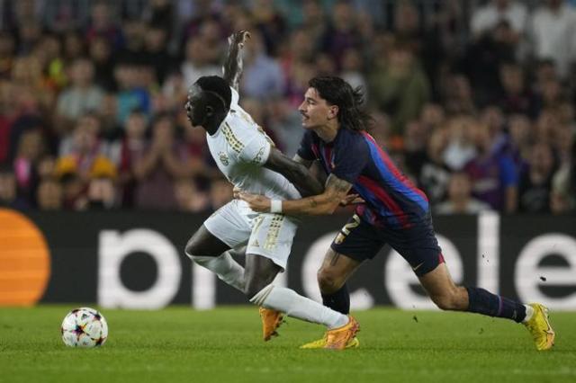 开云体育官网-欧冠出局总结，巴萨还处于电灯发明前的千次实验中