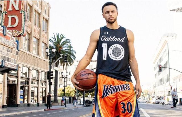 kaiyun-库里情牵奥克兰：如他另一个家乡 他的心留在这里