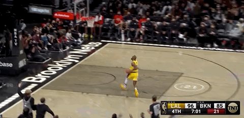 开云-浓眉归来为勒布朗减负 精彩暴扣令篮网主场倒戈