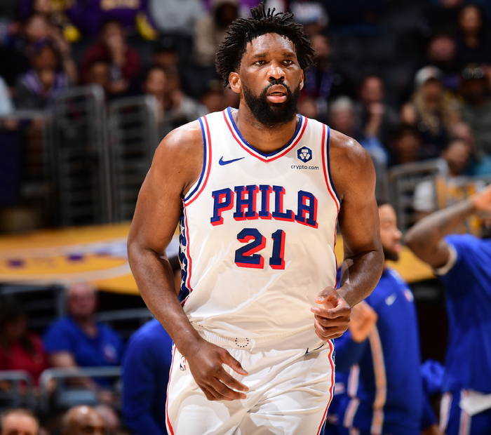 轰35+7+7重返巅峰！大帝近9战7取30+ 盼费城补强未能如愿真心惨|恩比德|詹姆斯|体育赛事讨论|乔尔·恩比德|洛杉矶湖人队_新浪体育_新浪新闻